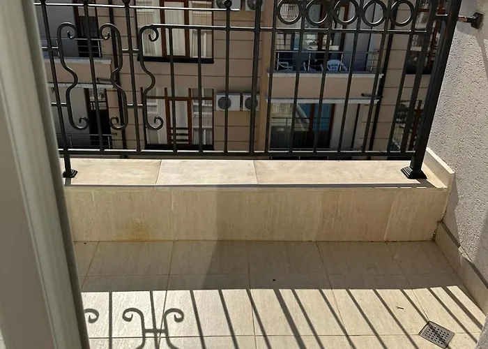 Persani 3 Sanny Apartman Napospart